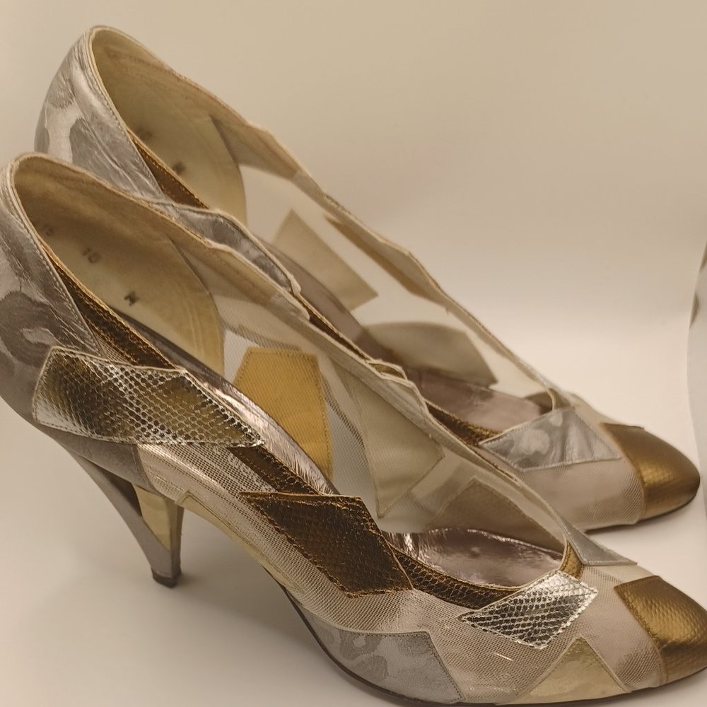 Authentic and Vintage Stuart Weitzman Silver/Bronze Abstract Metallic Pump